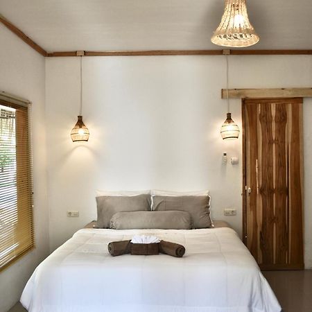 Ripbowl Guest House Selong Belanak Exterior photo