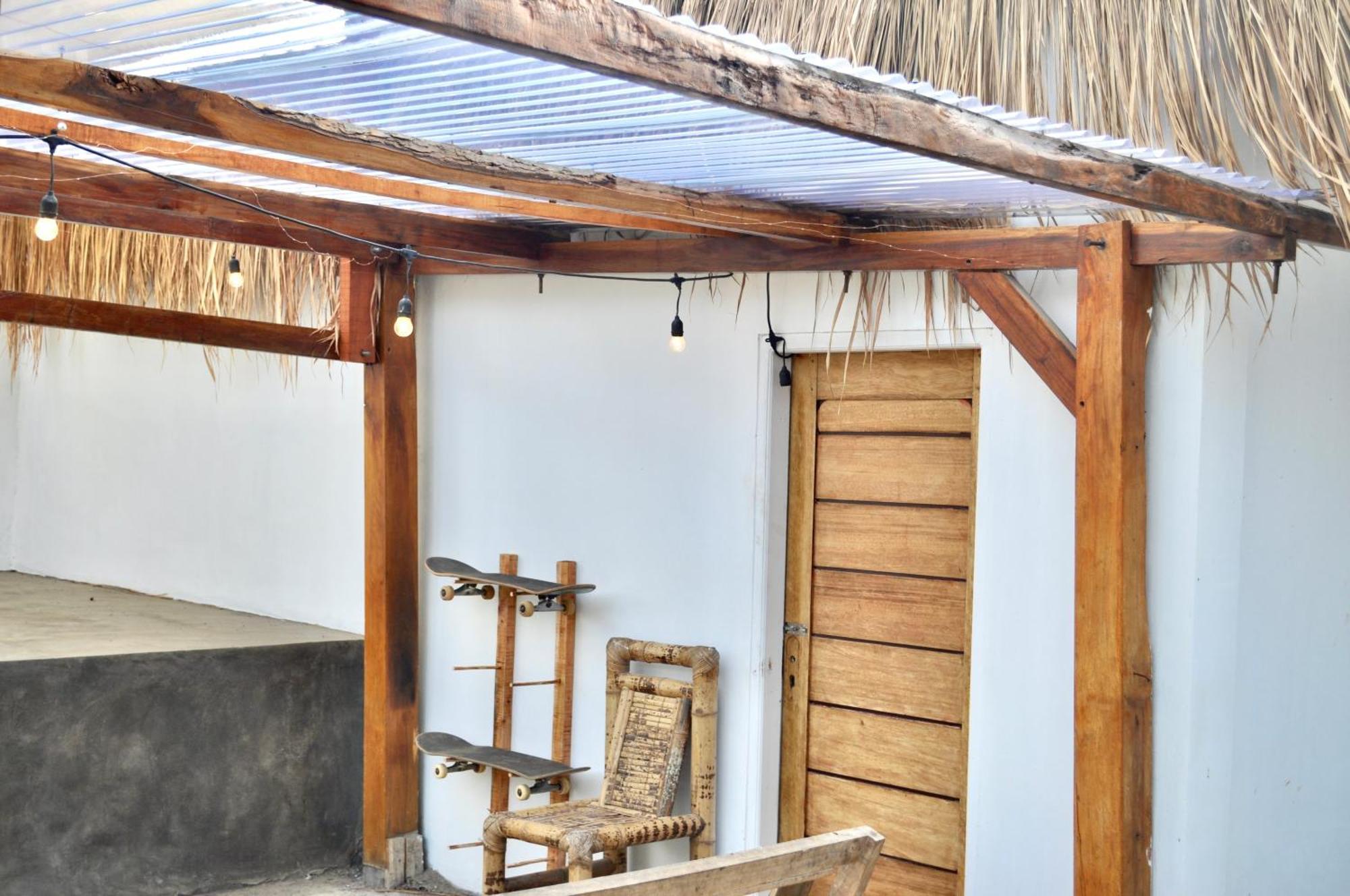 Ripbowl Guest House Selong Belanak Exterior photo