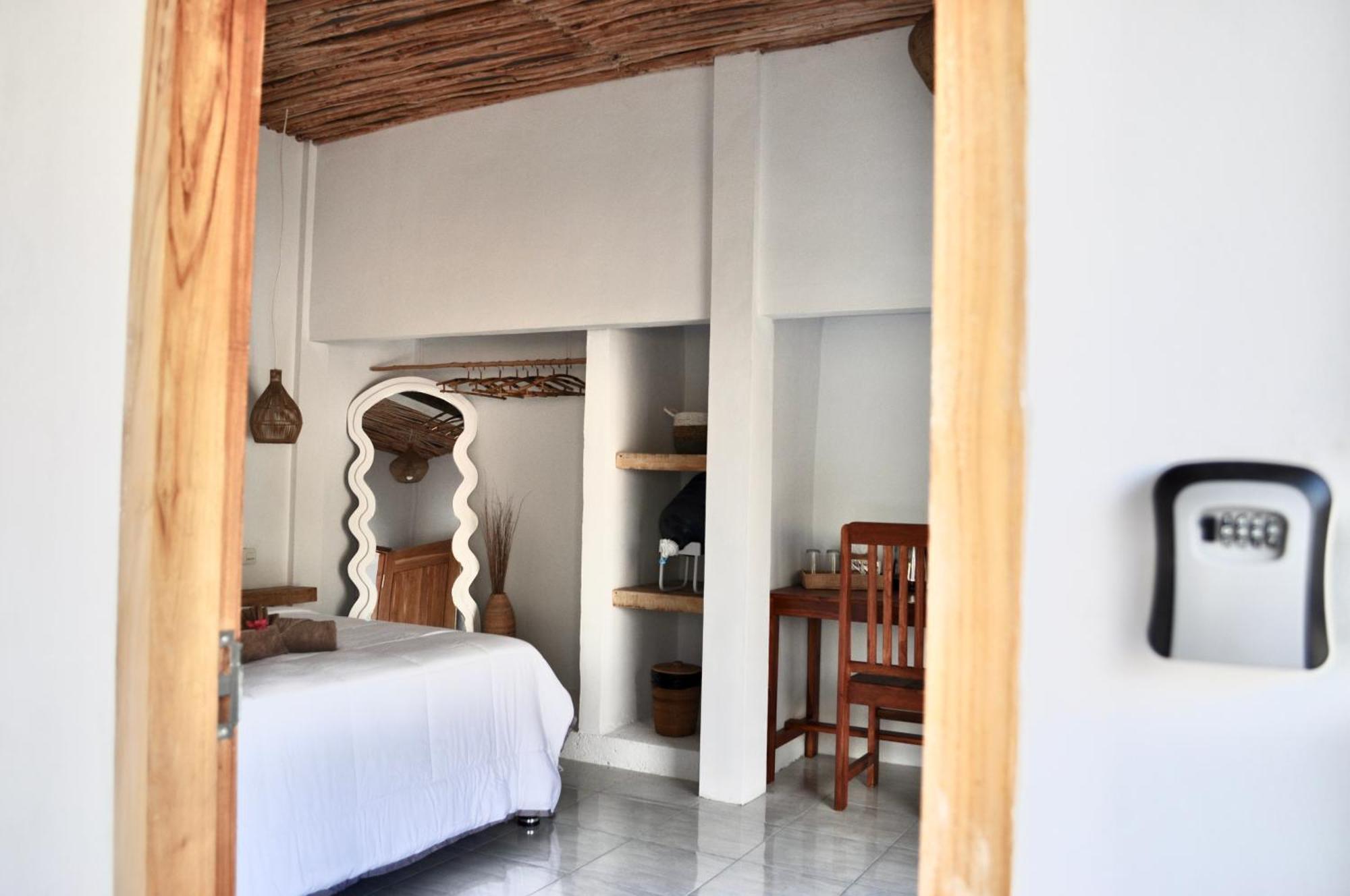 Ripbowl Guest House Selong Belanak Exterior photo