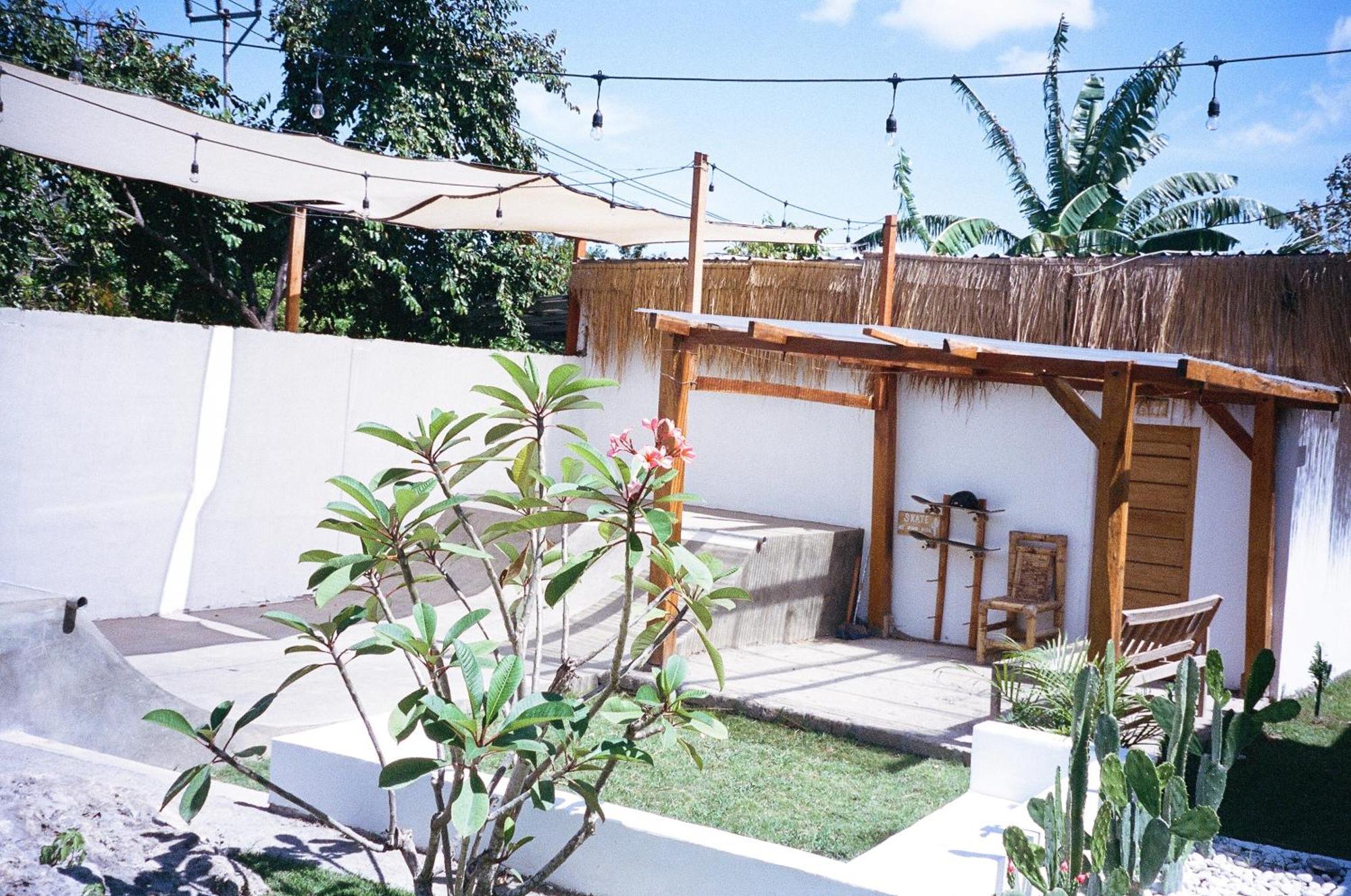 Ripbowl Guest House Selong Belanak Exterior photo